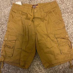 New Never Worn Khaki shorts Size 36x32